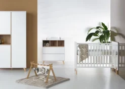 Armoire 4 Portes Mélaminé Blanc Et Pieds Hêtre Massif Nalice -KidKraft || Disney Cars || HELLO KITTY Soldes Boutique armoire 4 portes melamine blanc et pieds hetre massif loft 5414375177710 592294